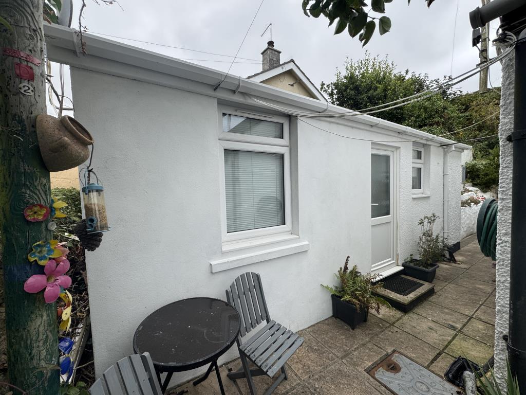 Lot: 127 - DETACHED BUNGALOW WITH ANNEXE AND FURTHER POTENTIAL - Annexe